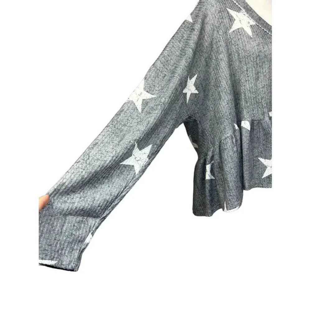 Altar'd State Gray and White Star V-neck Ruffle Bottom Top Size M‎ - Picture 3 of 6